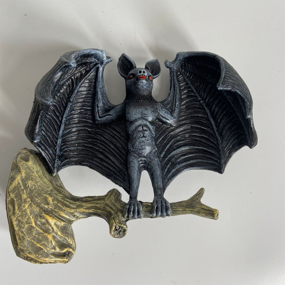 Garden hanging bat statue pendant